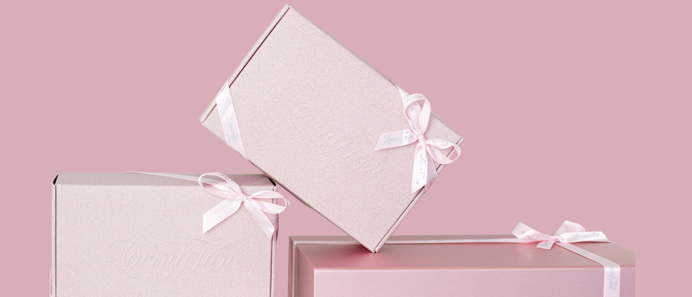 <span>GIFT GUIDE</span><br>Give great gifts